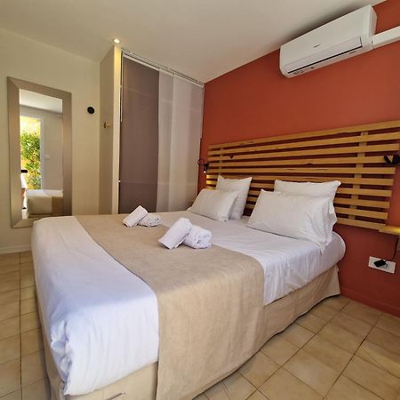 Le Cosy Hotel Saint Aygulf Bagian luar foto