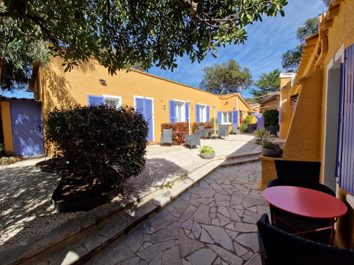 Le Cosy Hotel Saint Aygulf Bagian luar foto