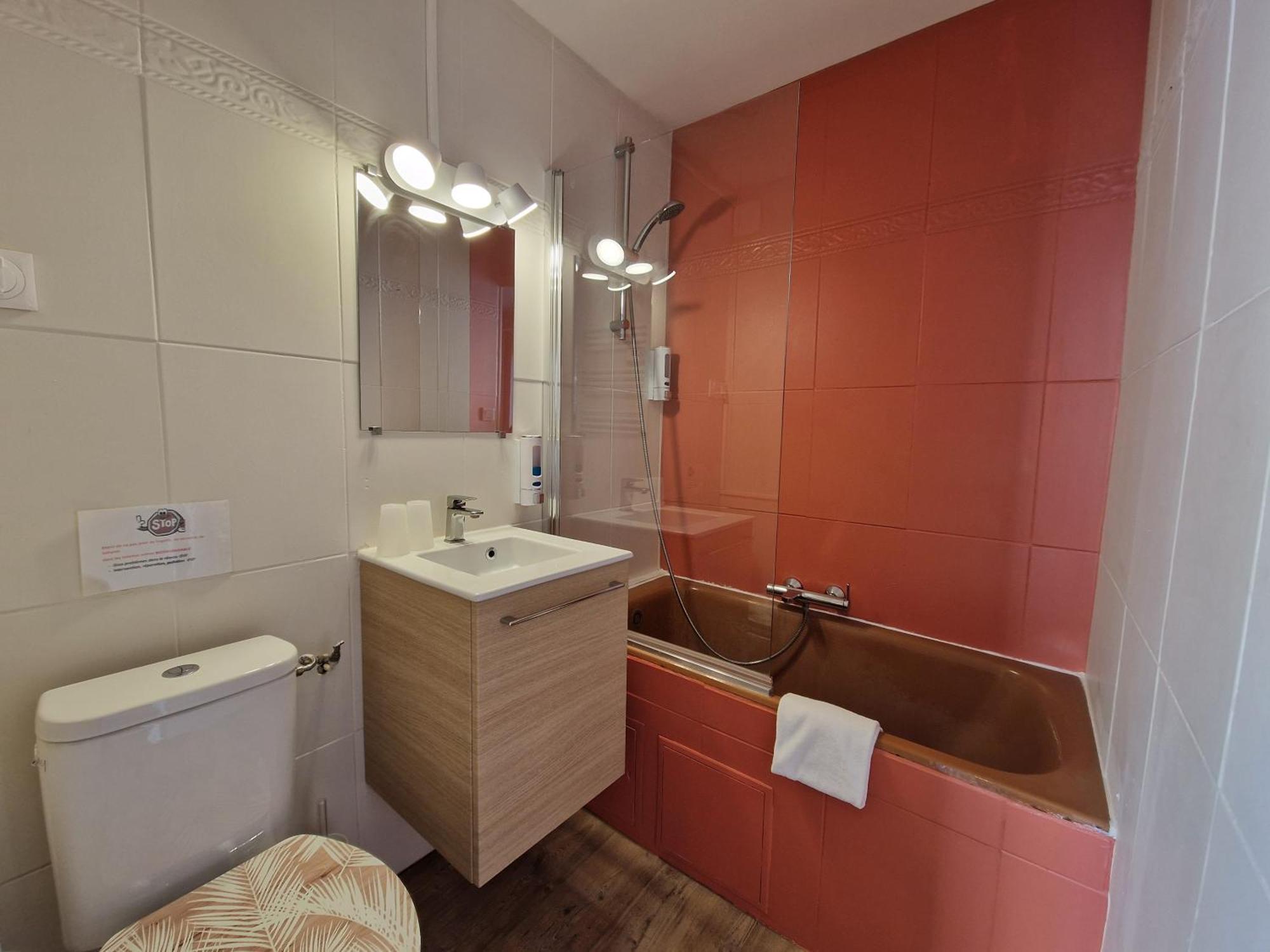 Le Cosy Hotel Saint Aygulf Bagian luar foto
