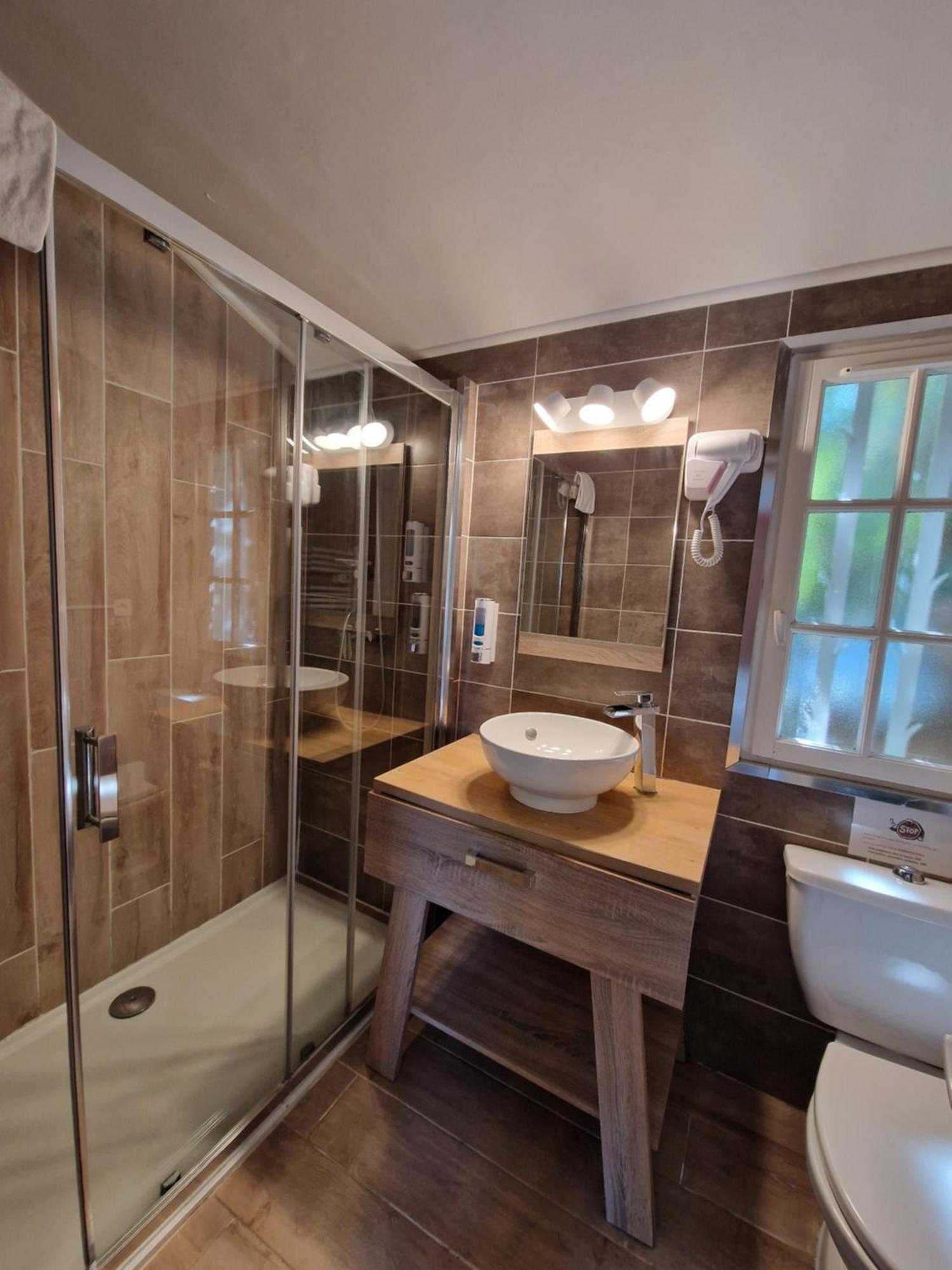 Le Cosy Hotel Saint Aygulf Bagian luar foto