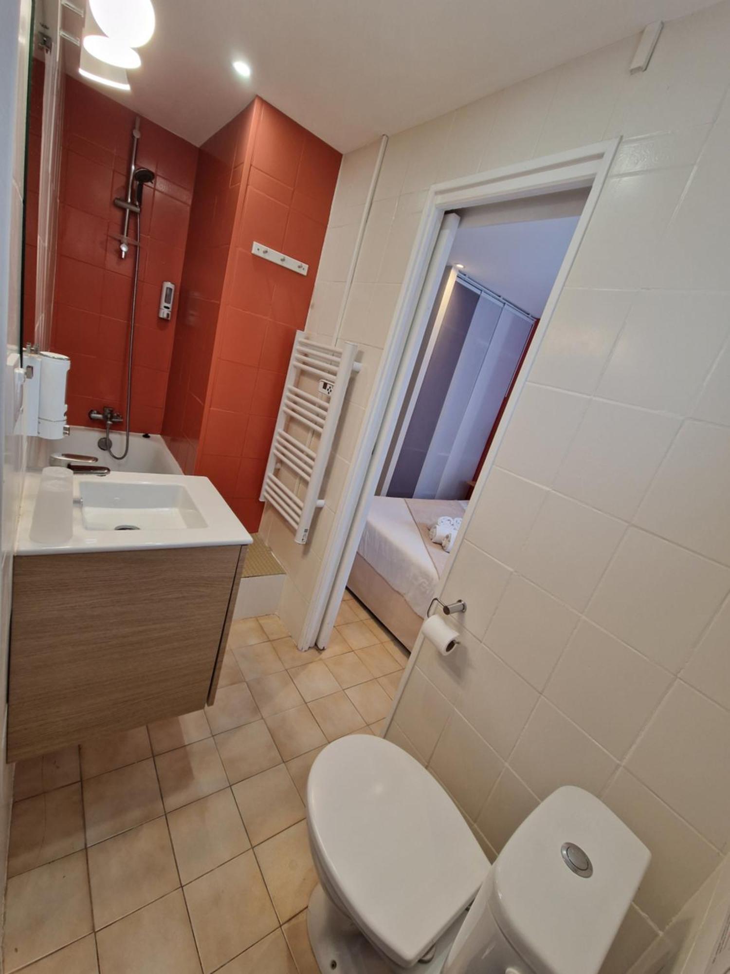 Le Cosy Hotel Saint Aygulf Bagian luar foto