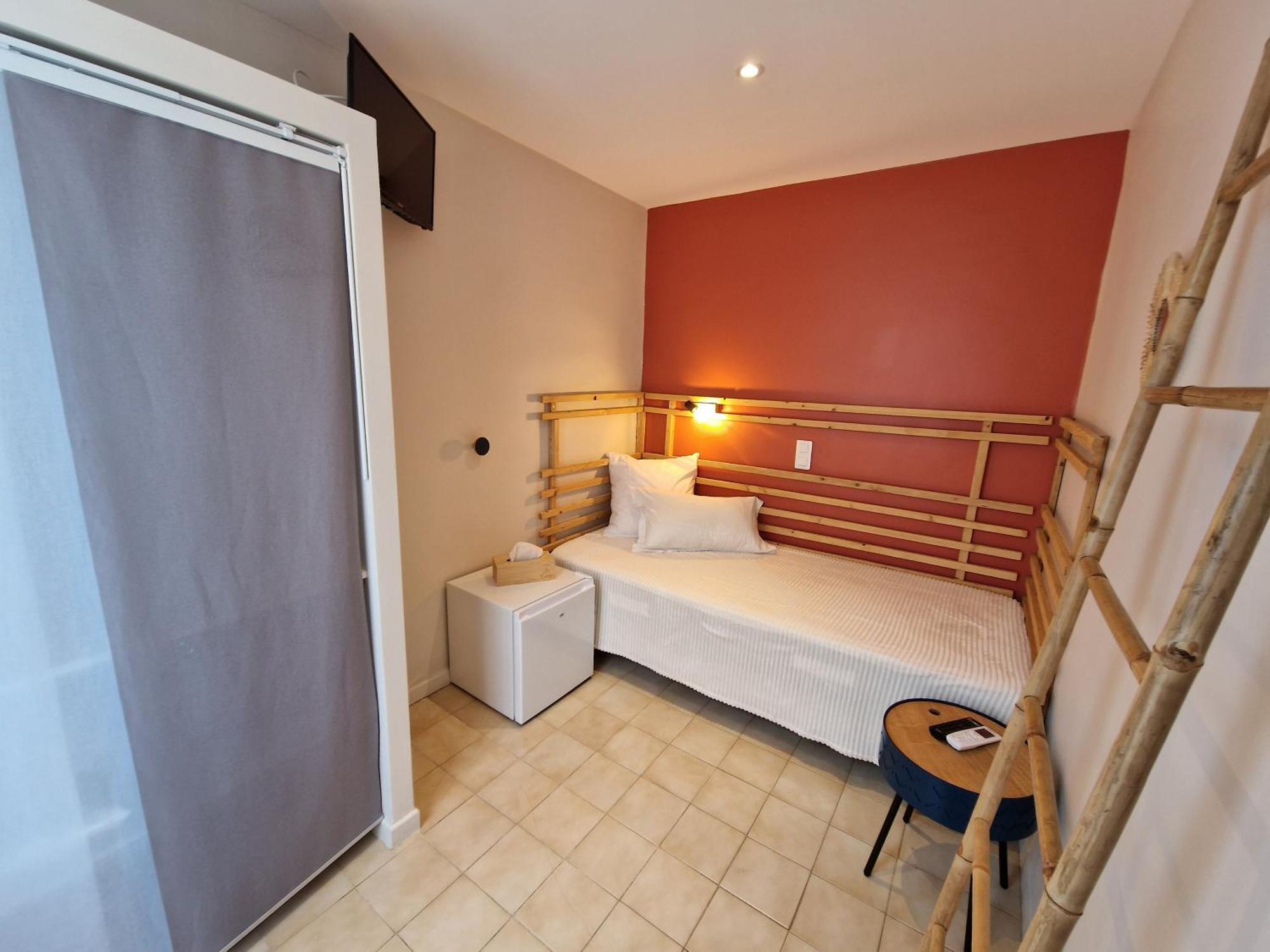 Le Cosy Hotel Saint Aygulf Bagian luar foto
