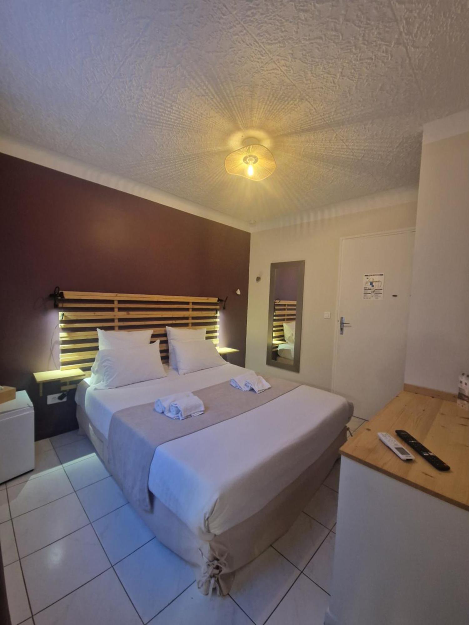 Le Cosy Hotel Saint Aygulf Bagian luar foto